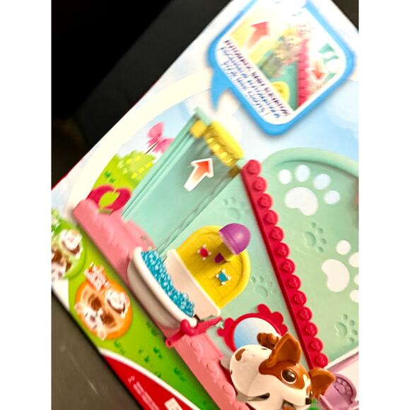 Chubby Puppies & Friends Pet Fun Center playset Spin Master NIB fun dog park - Picture 7 of 7